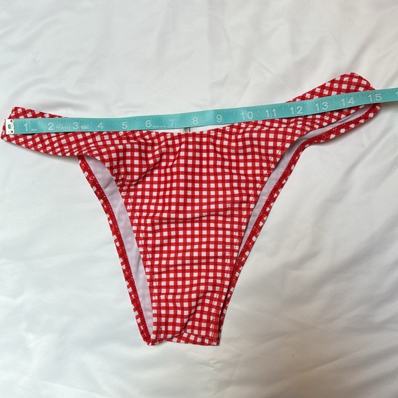 Bikini - Picture 5 of 7